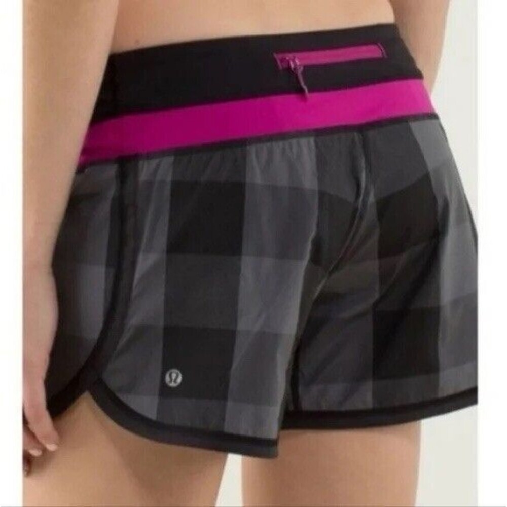 Lululemon Groovy‎ Run Short Raspberry Black Size 6 Checkered